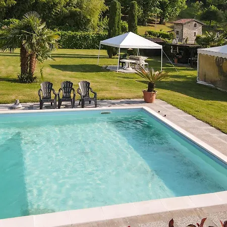 Stunning In With Private Swimming Pool, Be Inside Or Outside *